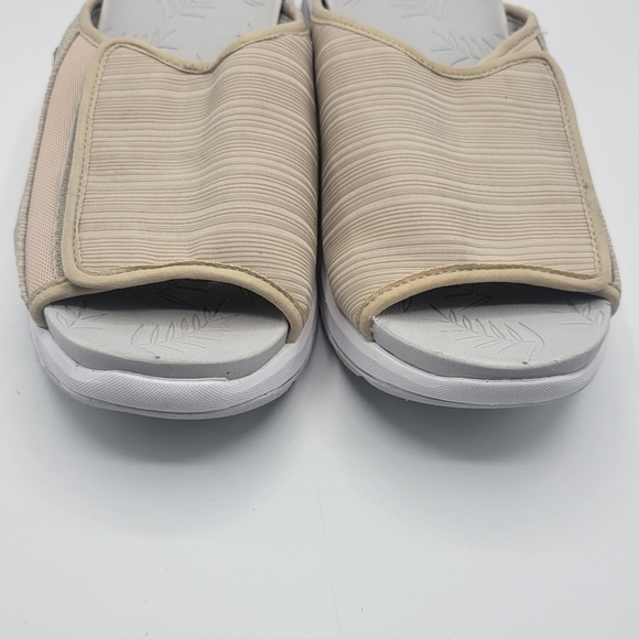 BZees slides with velcro size 9.5M - Picture 3 of 14